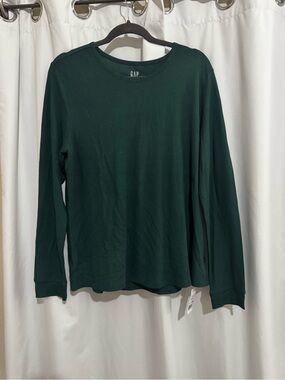 GAP Women’s Dark Green Long-Sleeve Ribbed Crewneck Tee